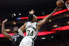 NBA roundup: Giannis Antetokounmpo, Bucks handle Kings