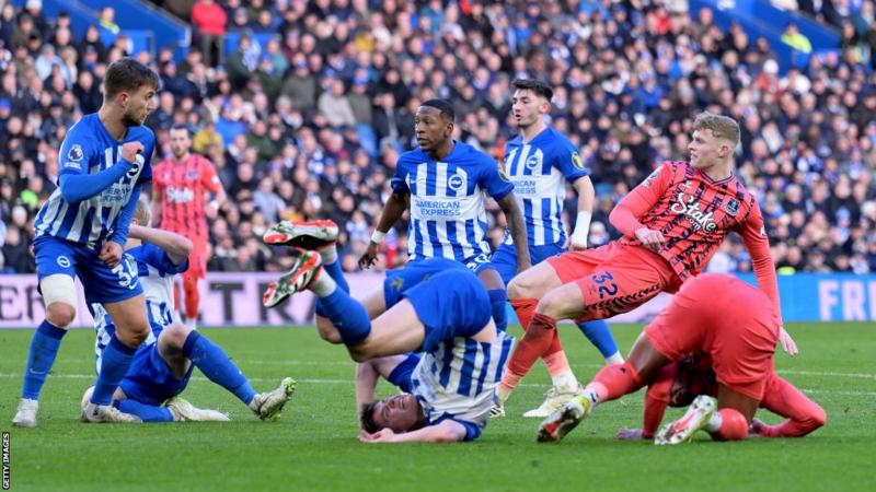 Brighton's Dunk Denies Everton Victory in Stoppage-Time Drama