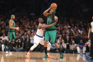 Celtics Aim for Eighth Consecutive Victory in Clash Against Knicks